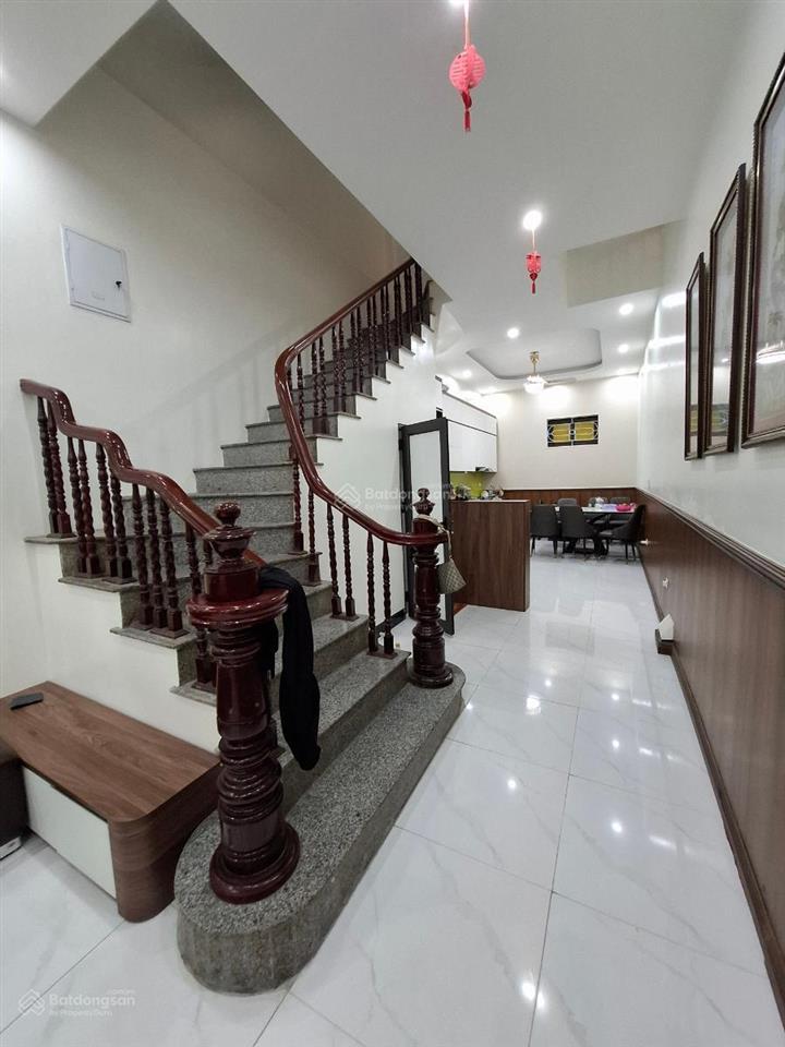 Cho thuê nhà phân lô xuân la tây hồ 55m2 x 4 tầng 4pn full đồ 15 triệu