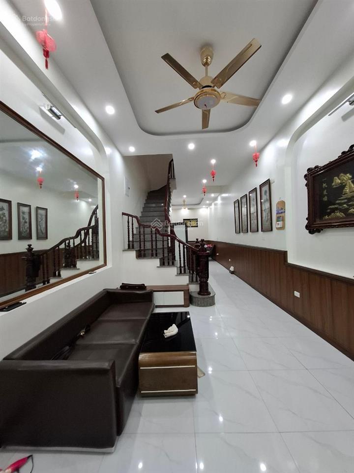 Cho thuê nhà phân lô xuân la tây hồ 55m2 x 4 tầng 4pn full đồ 15 triệu