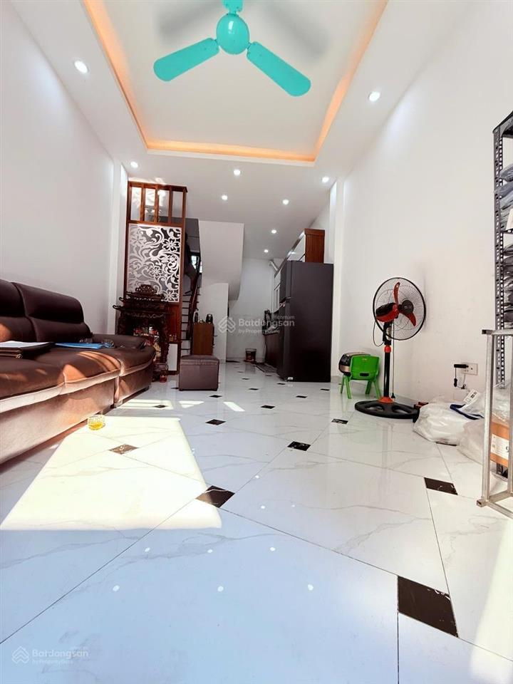 Cho thuê nhà nguyên căn xuân la đường ô tô dt 45m2, 5 tầng, 4pn, full đồ, 13 triệu
