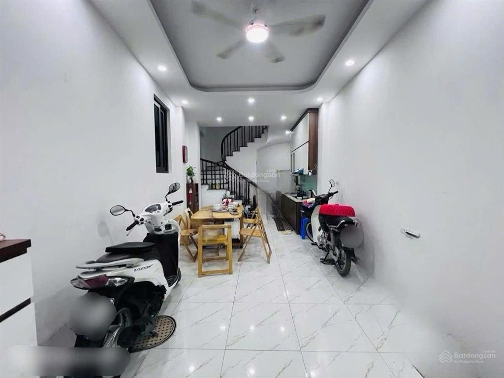 Cho thuê nhà phạm văn đồng, cầu giấy 45m2 5 tầng 4pn khép kín 12 triệu