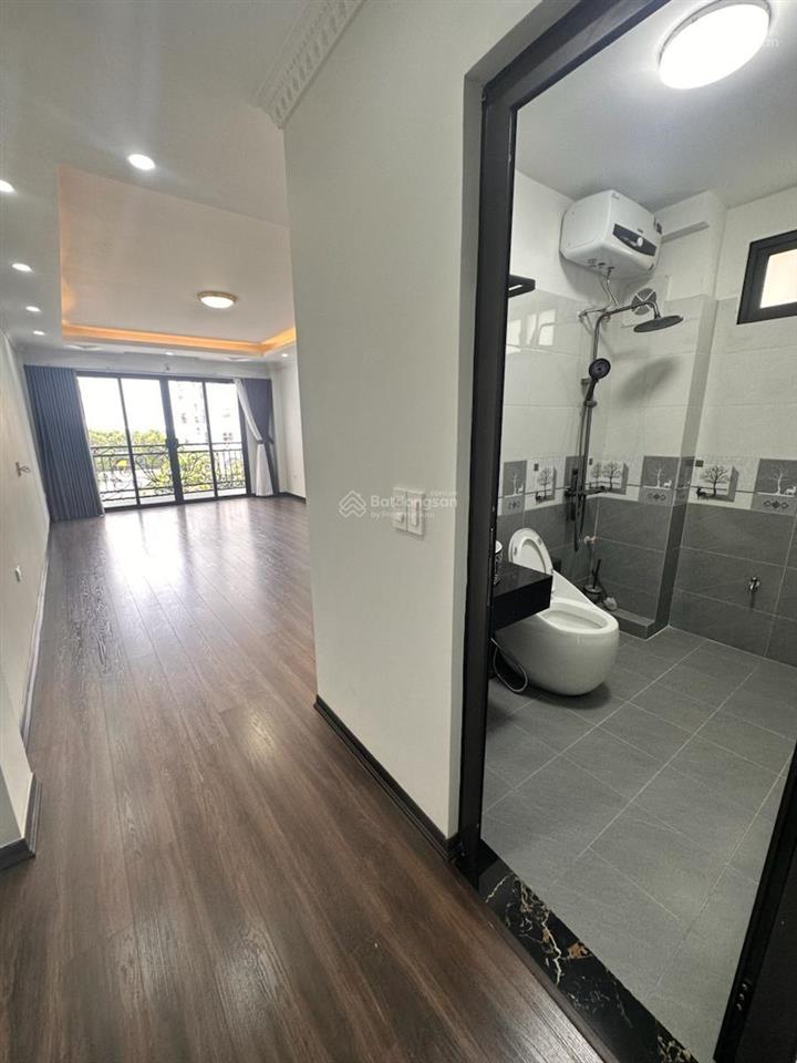 Cho thuê nhà nguyên căn ngõ 205 xuân đỉnh 45m2, 6 tầng thông sàn có thang máy 15 triệu