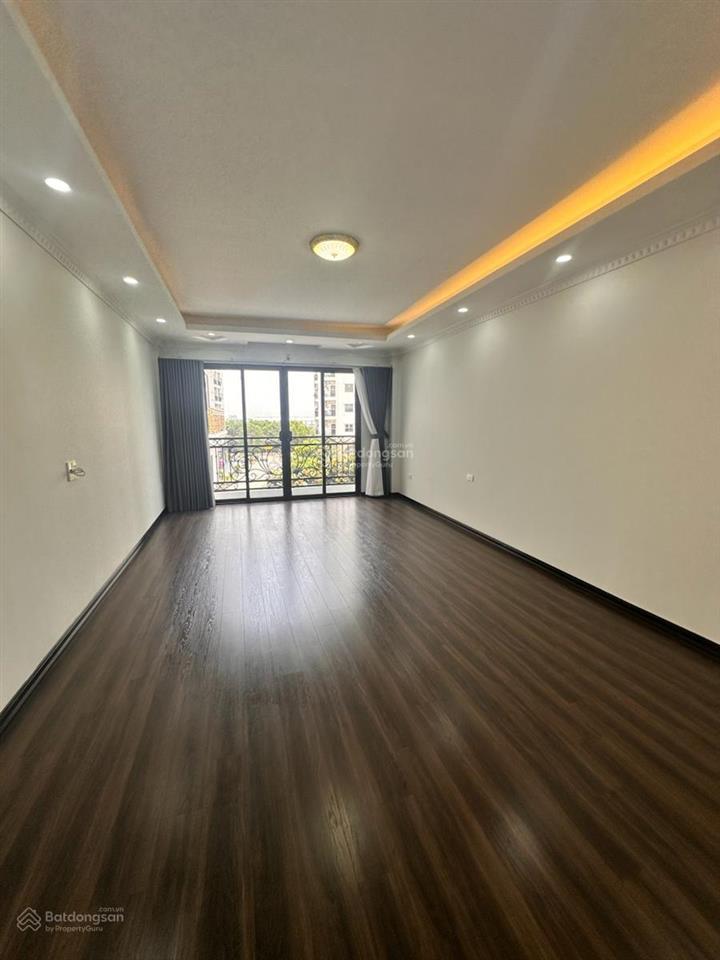 Cho thuê nhà nguyên căn ngõ 205 xuân đỉnh 45m2, 6 tầng thông sàn có thang máy 15 triệu