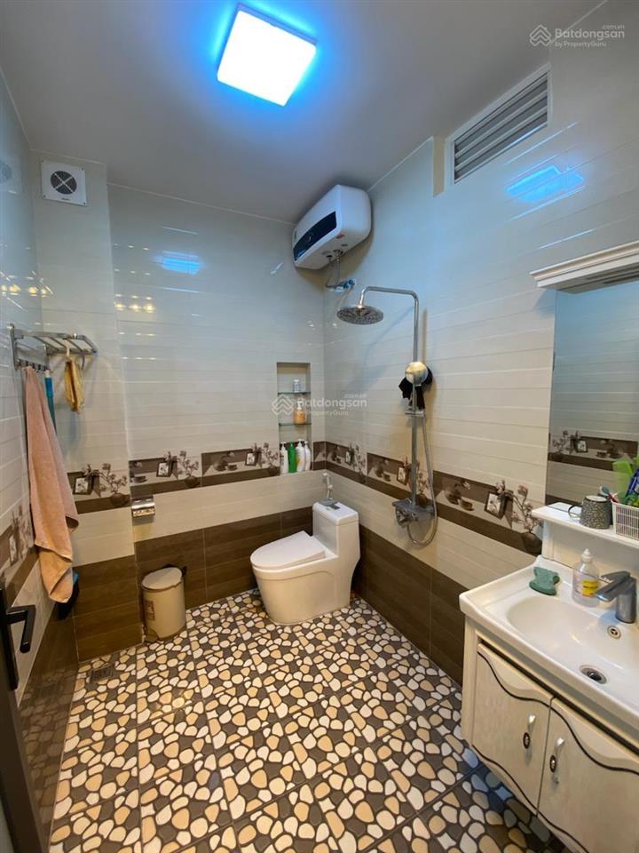 Cho thuê nhà riêng ngõ 97 văn cao ba đình 70m2 6 tầng thang máy 22 triệu