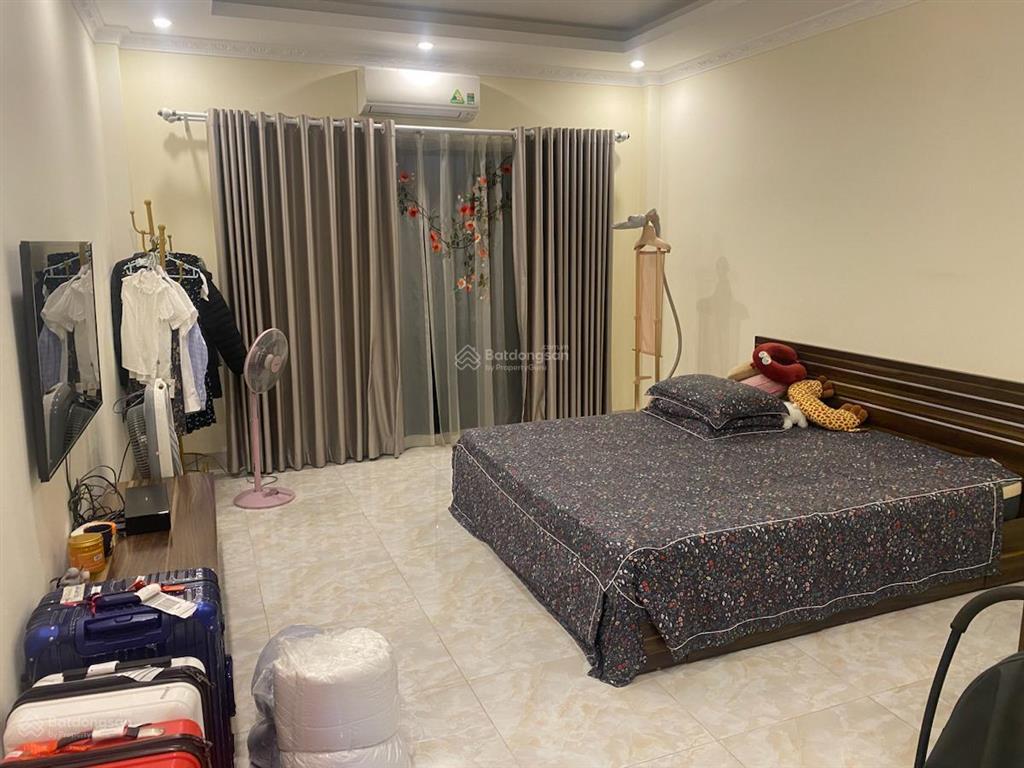Cho thuê nhà riêng ngõ 97 văn cao ba đình 70m2 6 tầng thang máy 22 triệu