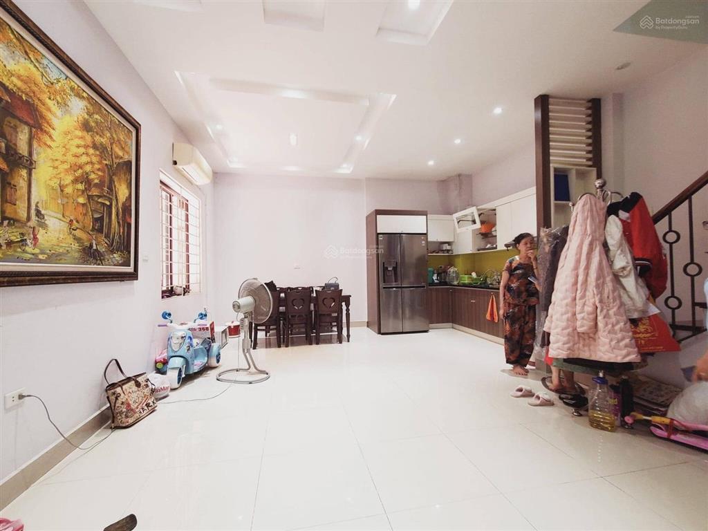 Cho thuê nhà xuân phương đường ô tô tránh 4 tầng x 45m2 4pn full đồ 10 triệu