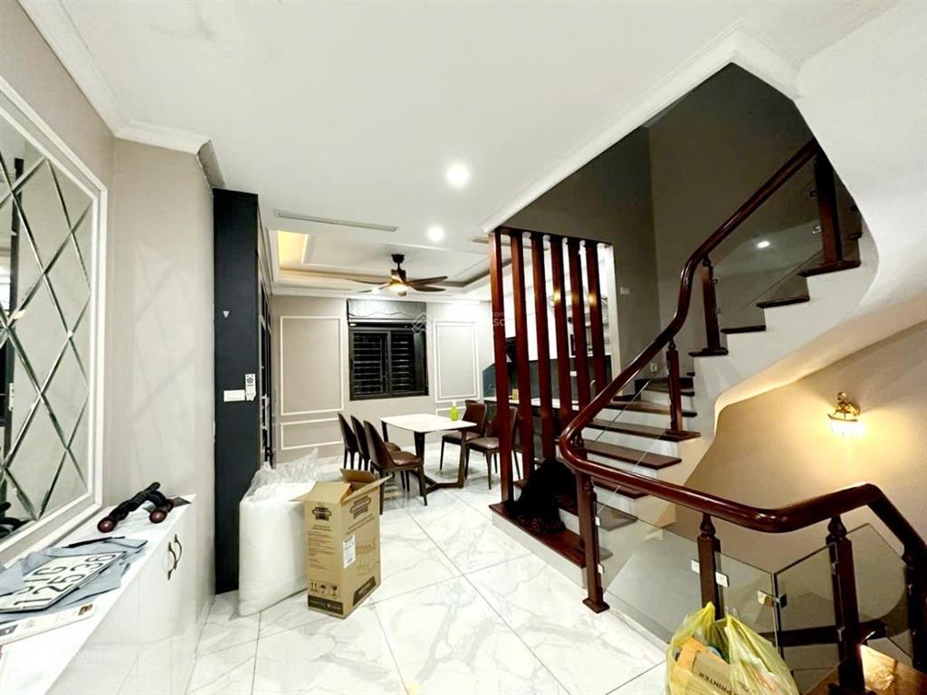 Cho thuê nhà phân lô mễ trì ô tô tránh 65m2 x 5 tầng có vỉa hè rộng 22 triệu