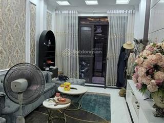 Cho thuê nhà nguyên căn ngõ 75 phú diễn dt 55m2 x 5 tầng, 5pn, 11 triệu nhận nhà ngay
