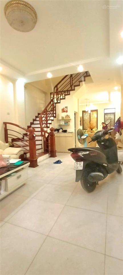 Cho thuê nhà hoàng quốc việt làm vp ngõ phân lô ô tô tránh 65m2, 5 tầng, 6 phòng ngủ 18 triệu/tháng