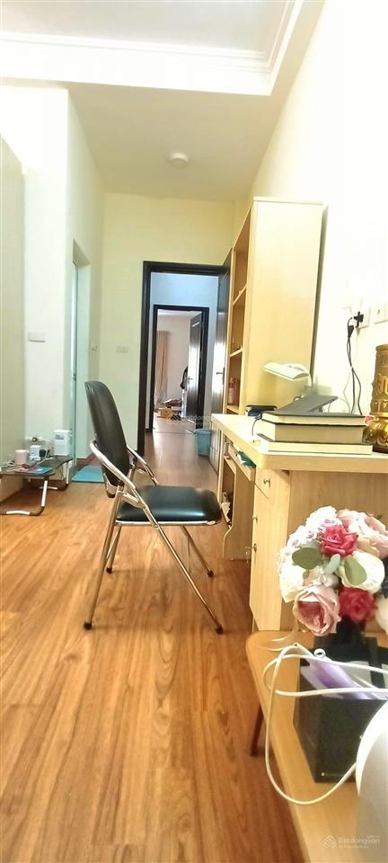 Cho thuê nhà hoàng quốc việt làm vp ngõ phân lô ô tô tránh 65m2, 5 tầng, 6 phòng ngủ 18 triệu/tháng