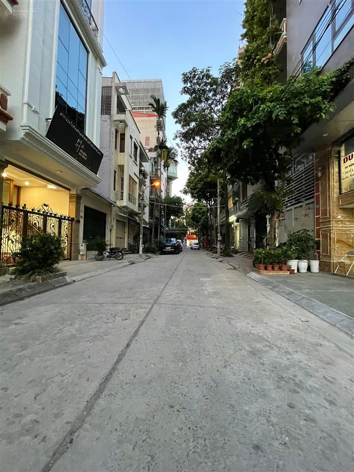 Cho thuê nhà hoàng quốc việt làm vp ngõ phân lô ô tô tránh 65m2, 5 tầng, 6 phòng ngủ 18 triệu/tháng