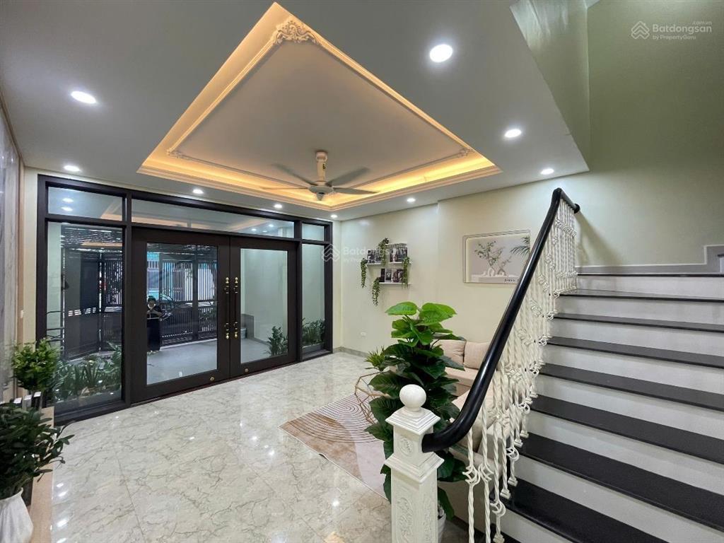 Cho thuê nhà xuân la phân lô ô tô tránh dt 65m2, 5 tầng, 6pn, 17 triệu/th nhận nhà ngay