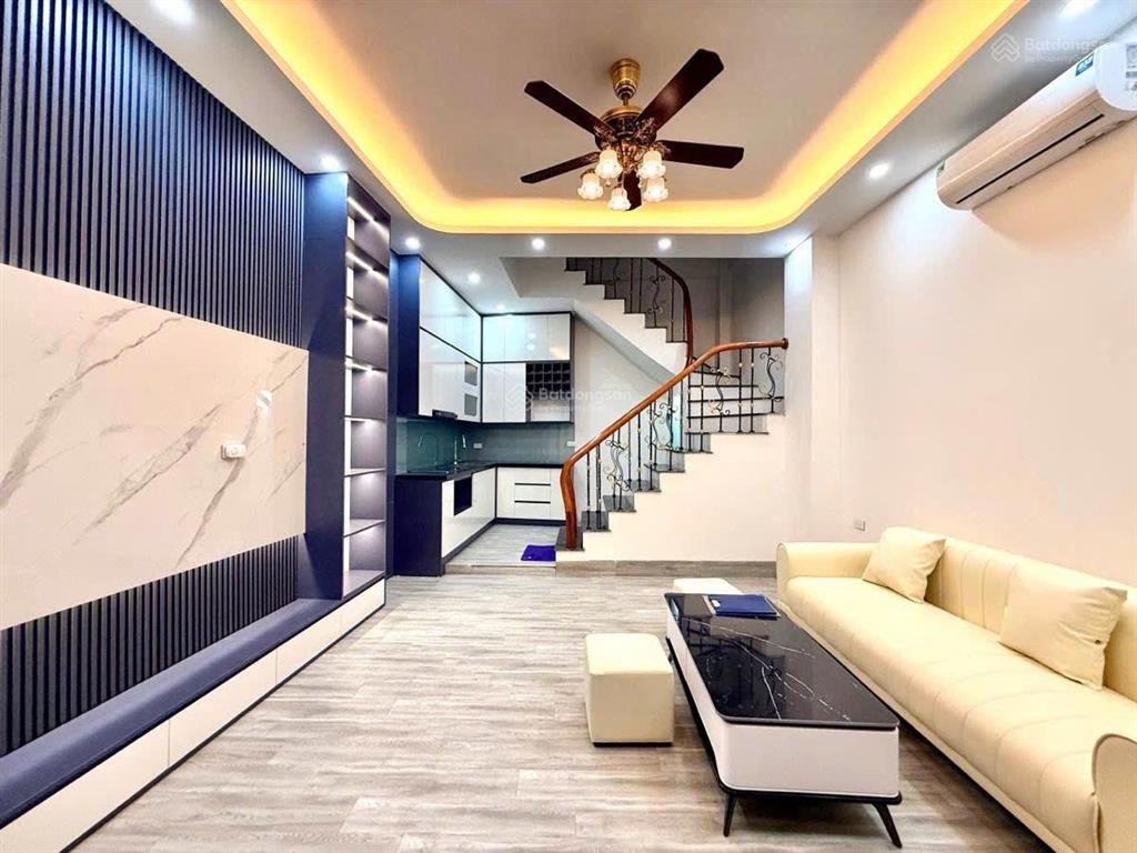 Cho thuê nhà nguyên căn hồ tùng mậu 35m2 x 5 tầng, 4pn, full đồ ở ngay