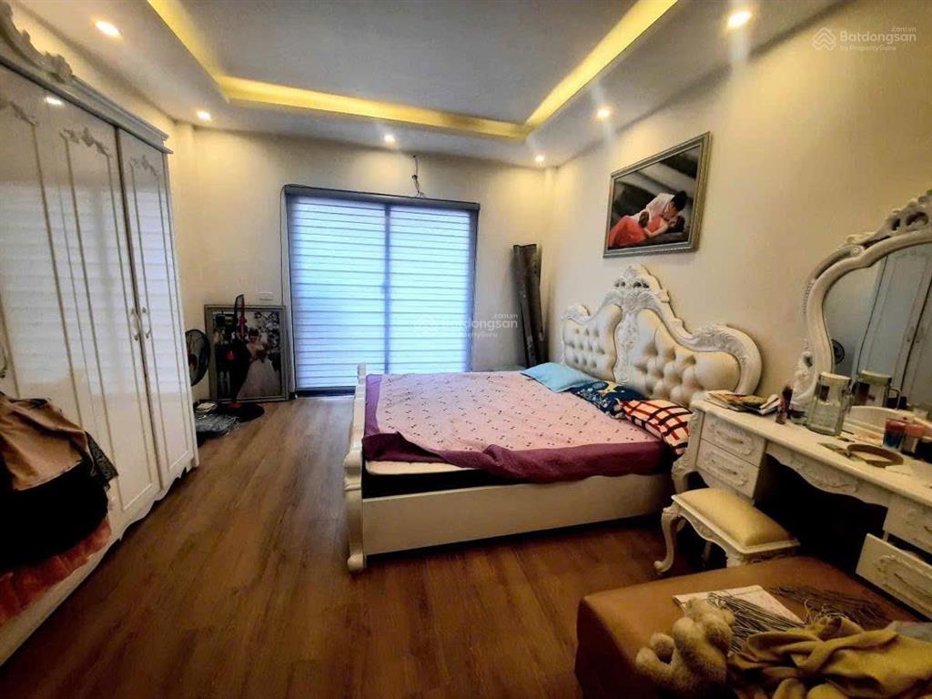 Cho thuê nhà nguyên căn nguyễn trãi dt 45m2 5 tầng 4pn full đồ 13 triệu