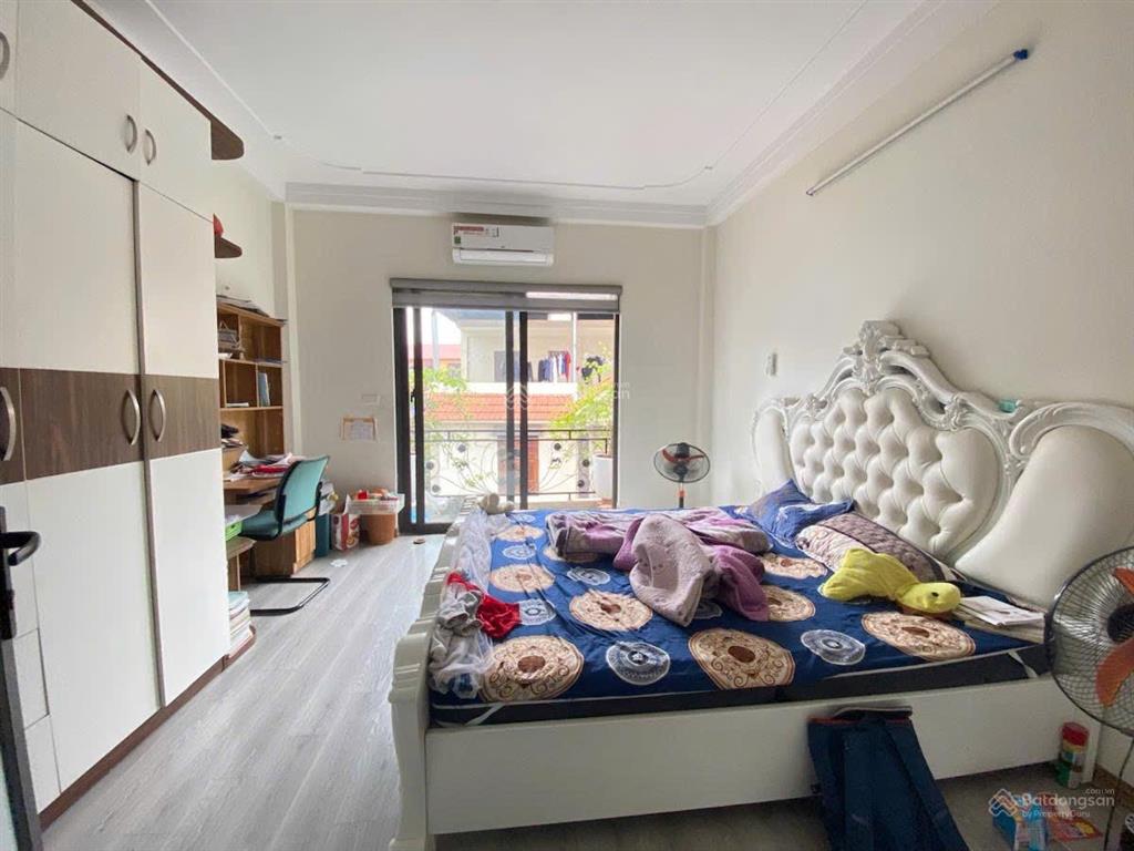 Cho thuê nhà nguyên căn nguyễn trãi dt 45m2 5 tầng 4pn full đồ 13 triệu