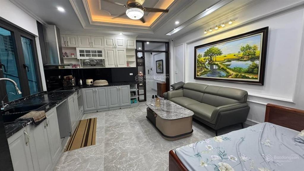 Cho thuê nhà ngay ngã tư đại mỗ  lê quang đạo 5 tầng 55m2, 5pn ô tô đỗ cửa, full đồ 13 triệu