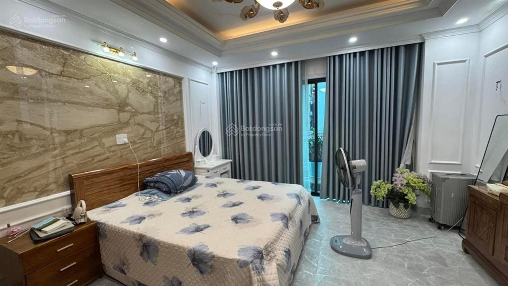 Cho thuê nhà ngay ngã tư đại mỗ  lê quang đạo 5 tầng 55m2, 5pn ô tô đỗ cửa, full đồ 13 triệu