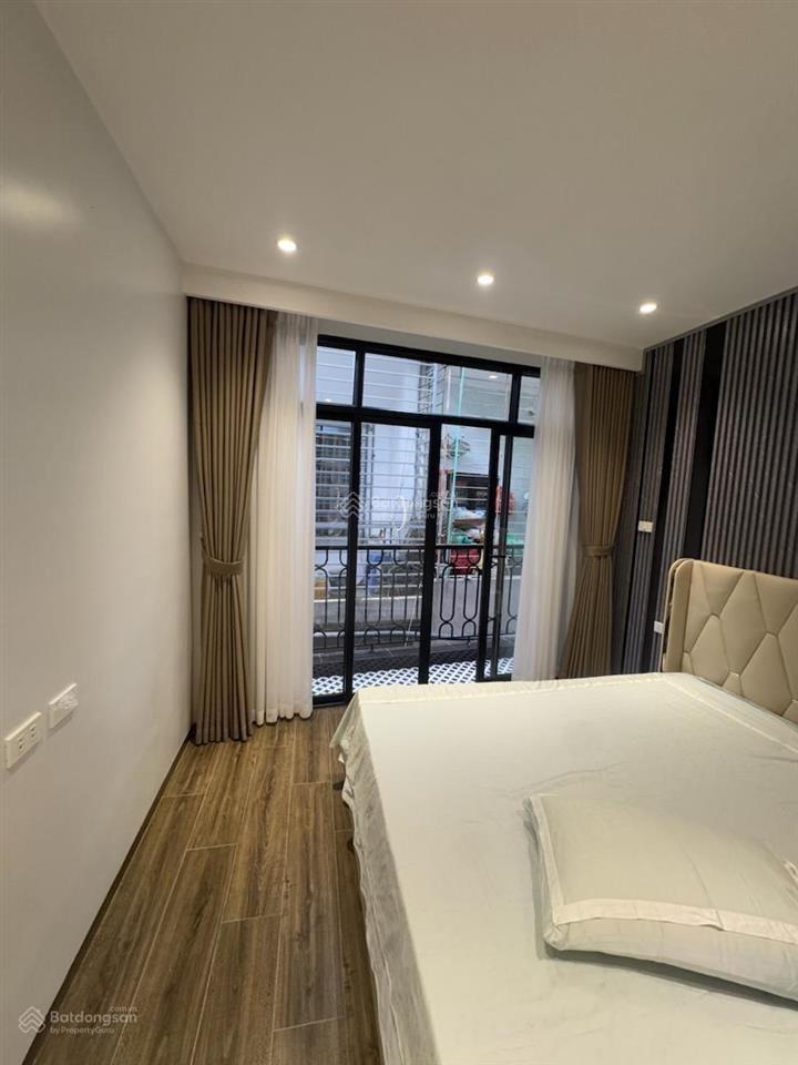 Cho thuê nhà đội cấn dt 30m2 5 tầng 3pn full đồ giá 13 triệu