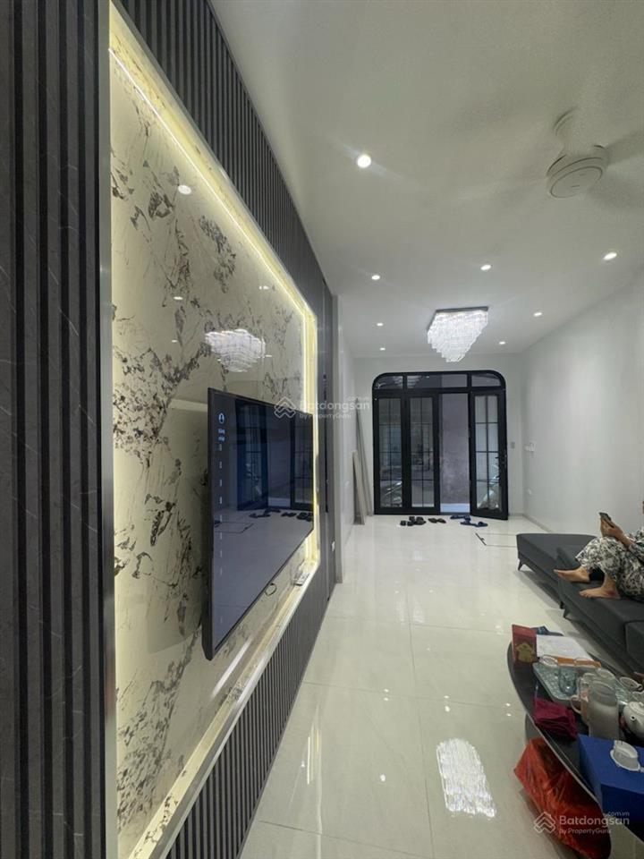 Cho thuê nhà đội cấn dt 30m2 5 tầng 3pn full đồ giá 13 triệu