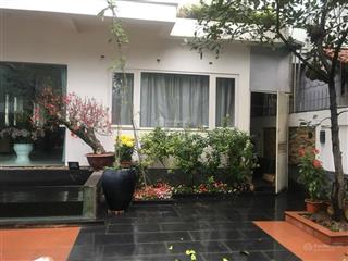 Cho thuê nhà riêng xuân phương có sân vườn 150m2, nhà 3 tầng xây 70m2, 80m2 sân vườn