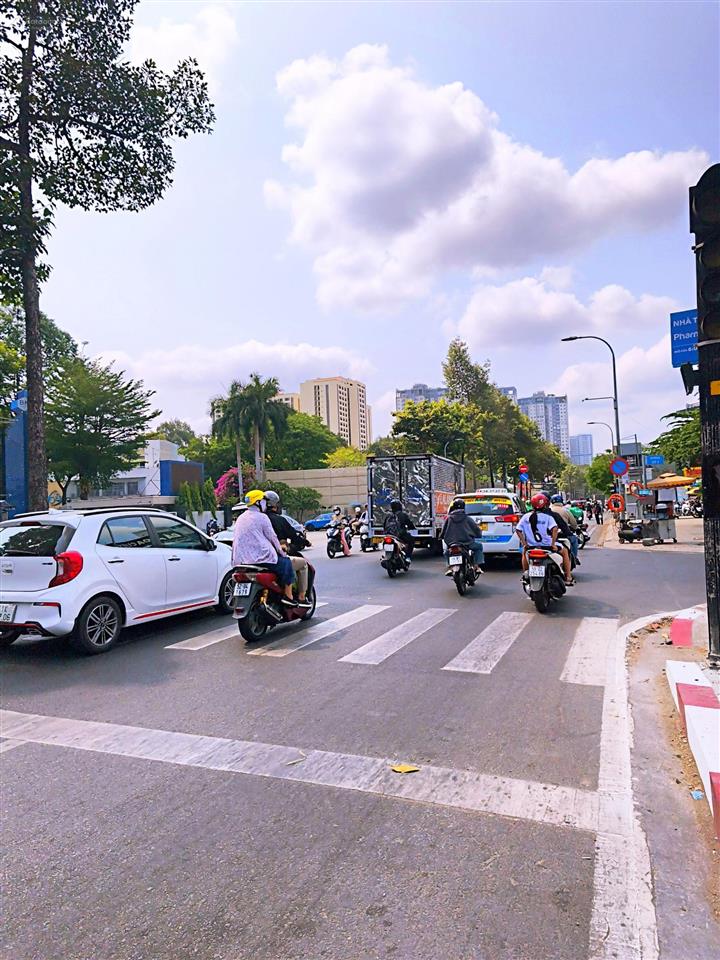 Bán nhà lý thường kiệt  50m2  hxh, 3pn  2 tầng giáp quận 10,11