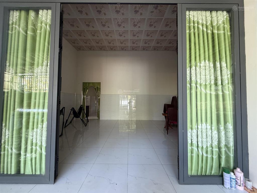 Bán nhà riêng tại tổ 5, ấp suối lớn, giá tốt, 260m2, đẹp, nhiều tiện ích