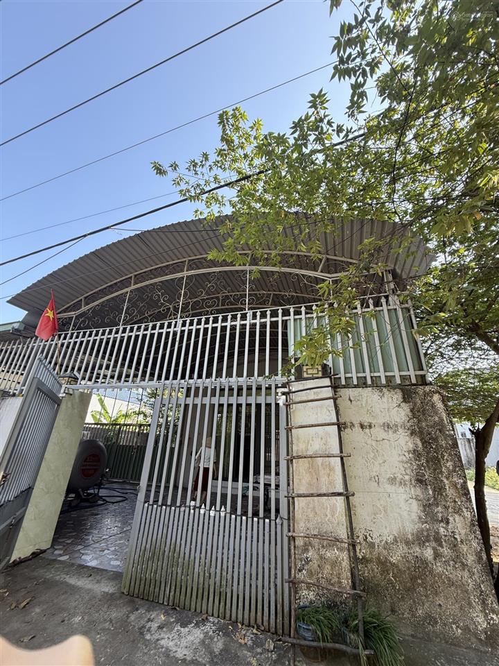 Bán nhà riêng tại tổ 5, ấp suối lớn, giá tốt, 260m2, đẹp, nhiều tiện ích