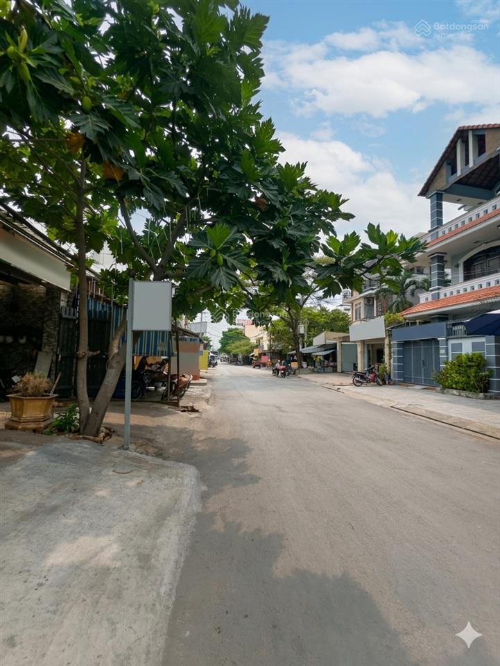 Nhà 5 tầng  ngang gần 5m khu chợ bình triệu  11.9t tl