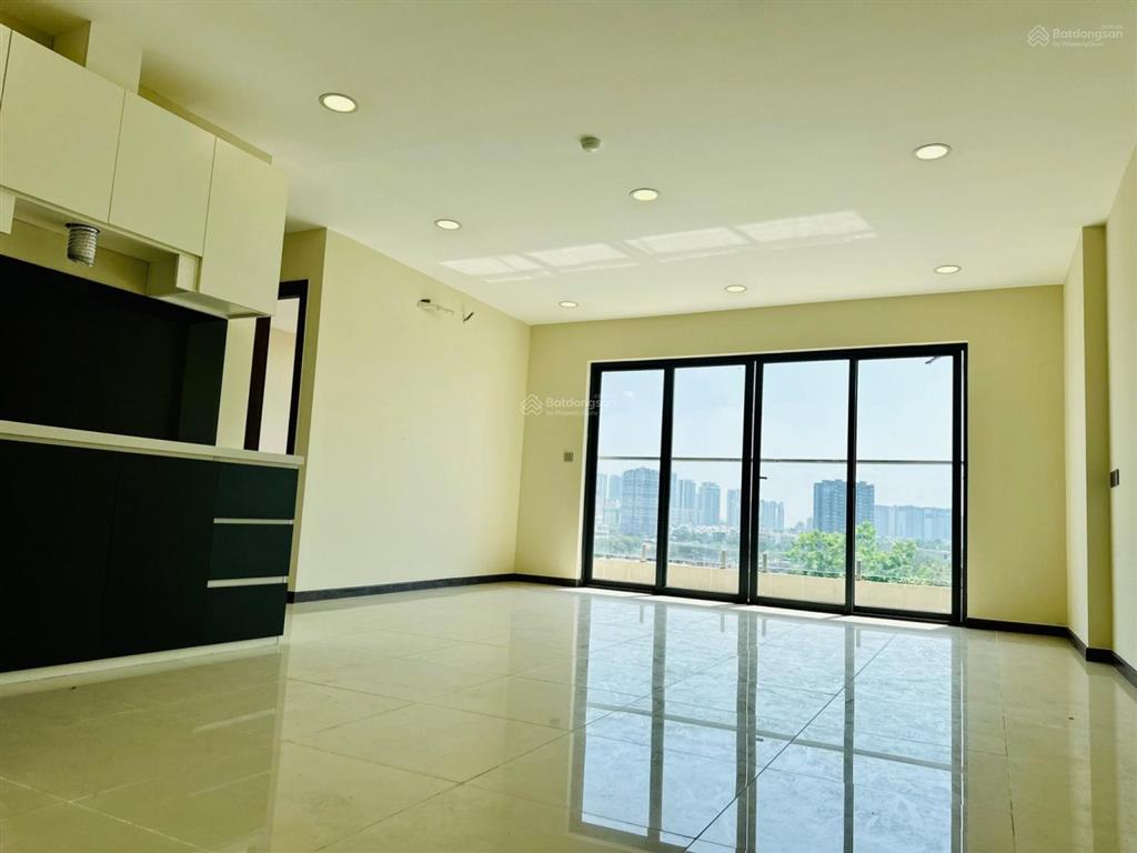 Chính chủ gửi bán căn hộ 3pn 93m2 giá tốt thị trường chỉ 8tỷ3. đã có sổ đỏ  0966 884 ***