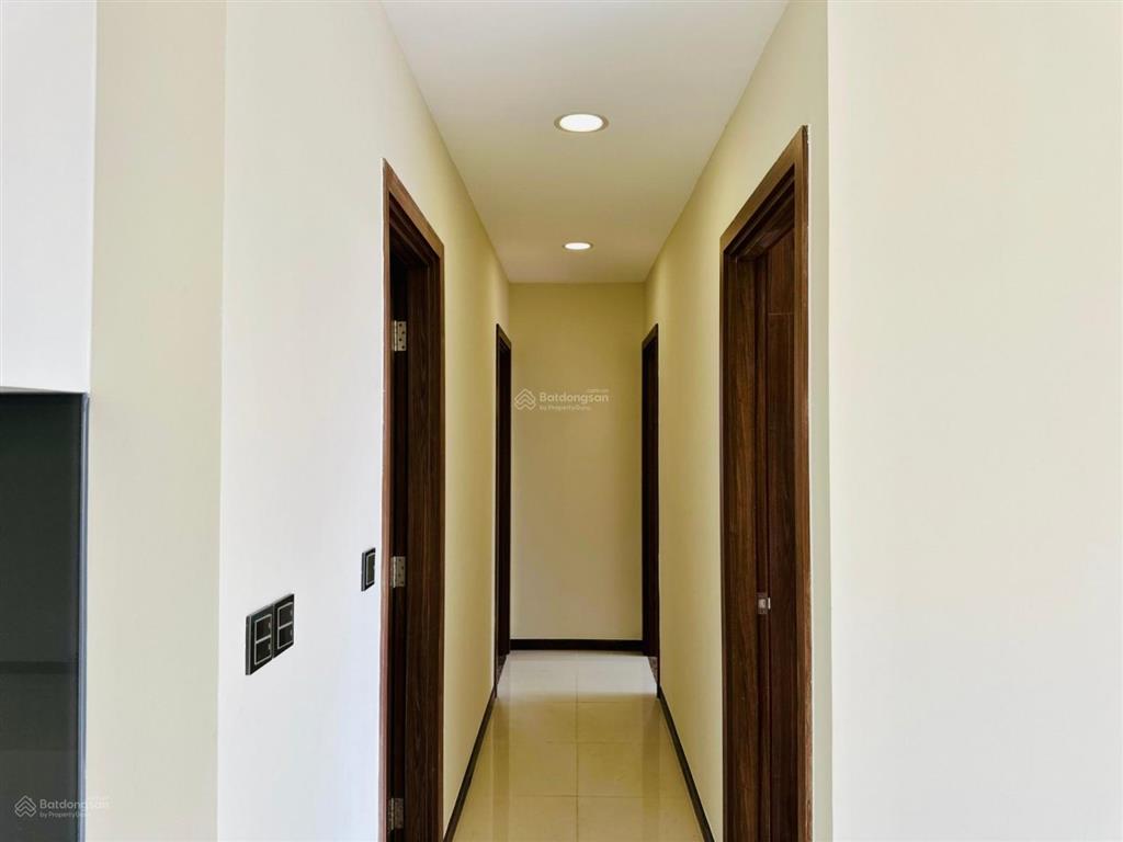Chính chủ gửi bán căn hộ 3pn 93m2 giá tốt thị trường chỉ 8tỷ3. đã có sổ đỏ  0966 884 ***