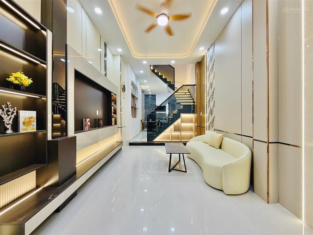 Siêu phẩm 4 tầng, cách hẻm xe tải 10m, 43m2 4 phòng ngủ, sát công viên làng hoa, giá 5,58 tỷ tl