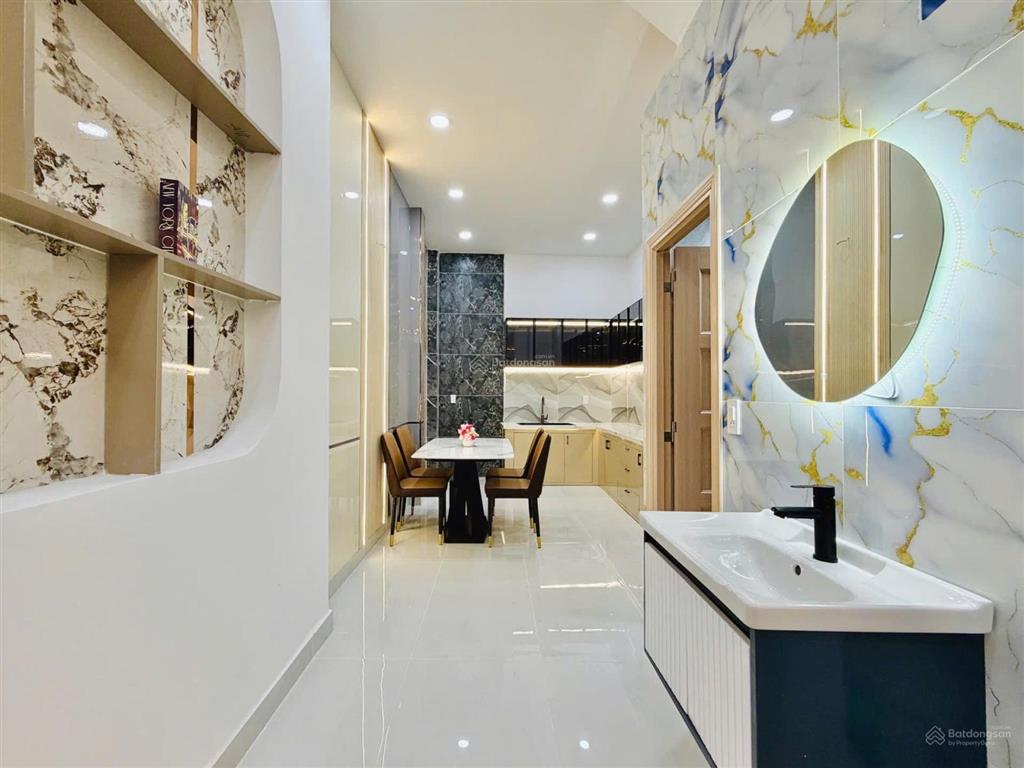 Siêu phẩm 4 tầng, cách hẻm xe tải 10m, 43m2 4 phòng ngủ, sát công viên làng hoa, giá 5,58 tỷ tl