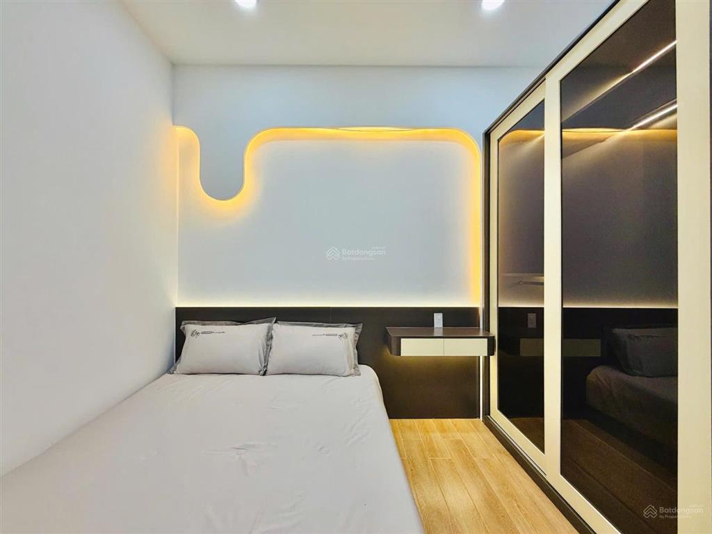 Siêu phẩm 4 tầng, cách hẻm xe tải 10m, 43m2 4 phòng ngủ, sát công viên làng hoa, giá 5,58 tỷ tl