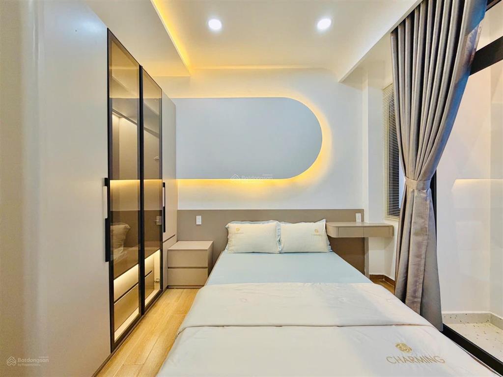 Siêu phẩm 4 tầng, cách hẻm xe tải 10m, 43m2 4 phòng ngủ, sát công viên làng hoa, giá 5,58 tỷ tl