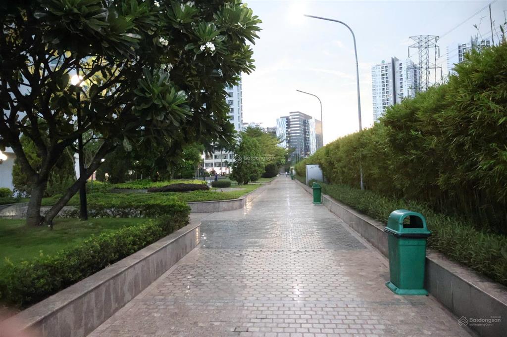 Bán căn hộ phú hoàng anh 129m2, giá 4,6 tỷ, tặng nội thất, tin thật 100%
