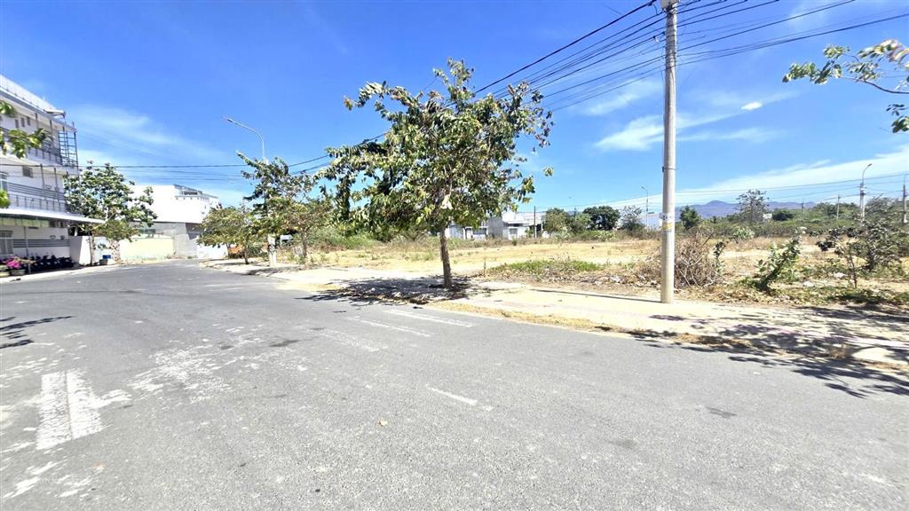 Bán đất thổ cư mặt tiền đường nhựa 13m, gần cầu nam phan rí, 5,8 x 24m, nhỉnh 1 tỷ