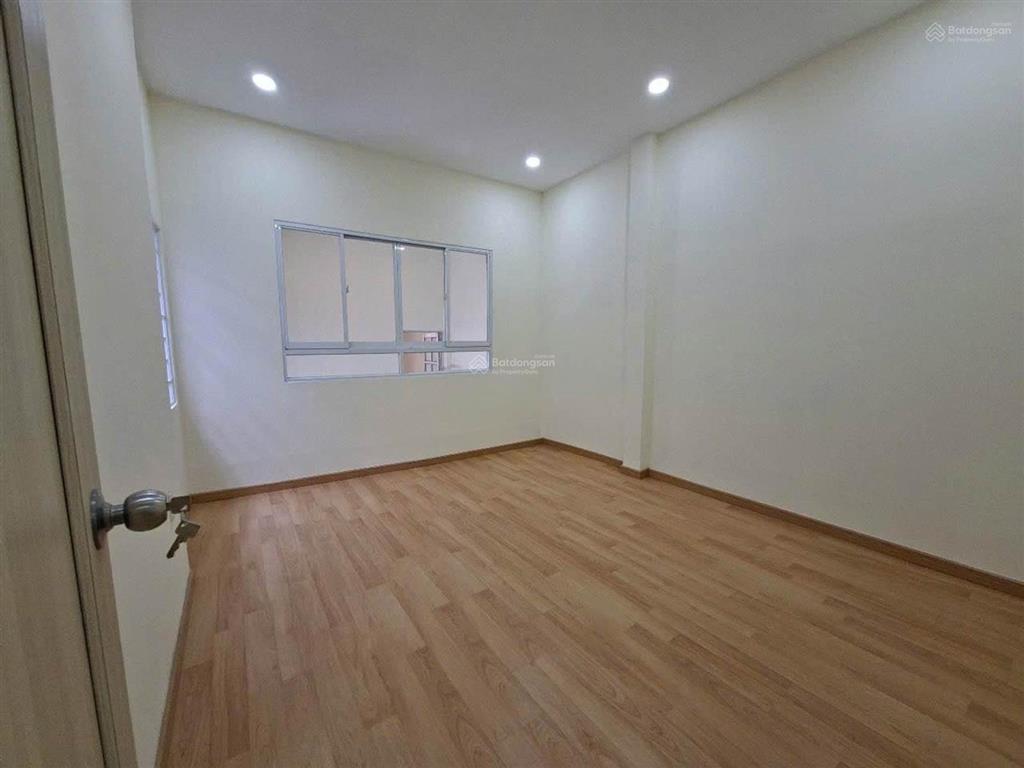 Nhà đẹp lý chính thắng  sát mt hoàng sa  dt vàng (3.8x15m)  3pn  không lg