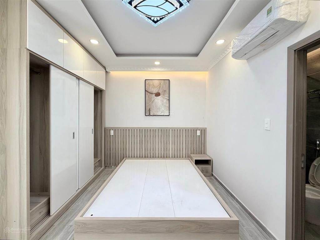 Hxh đẹp  khu hiếm nhà bán nguyển văn trỗi  oto vào nhà  dt (4x12.5m)  kết cấu chuẩn  sổ nét