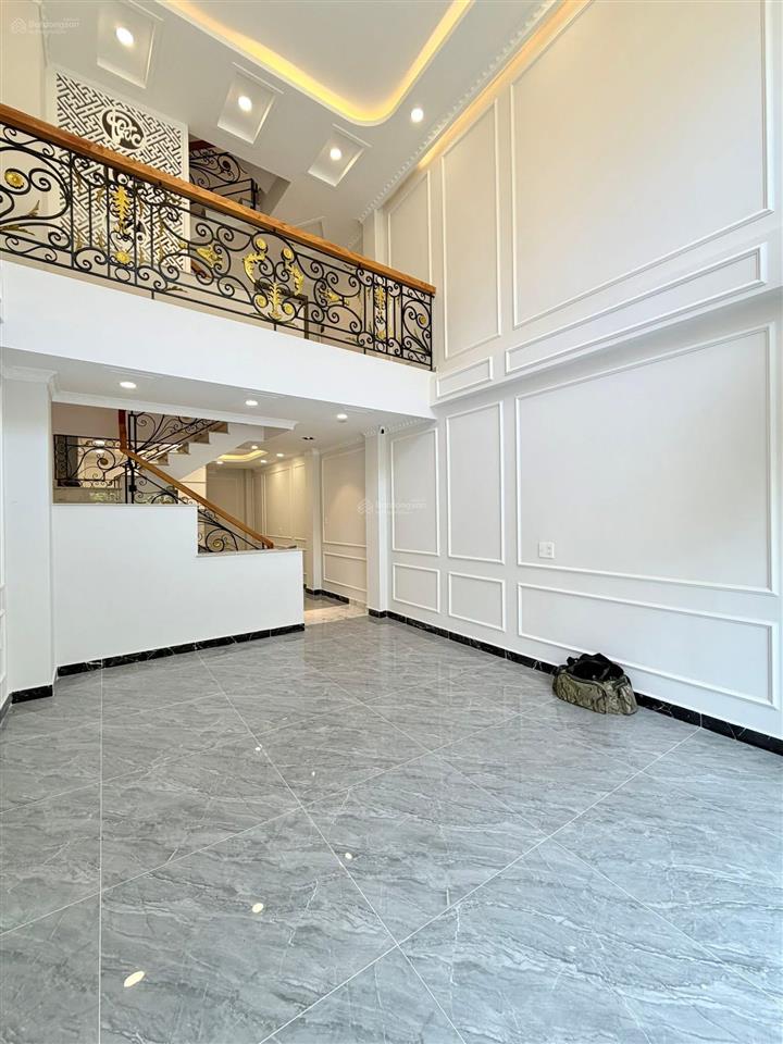 Hxh đẹp  khu hiếm nhà bán nguyển văn trỗi  oto vào nhà  dt (4x12.5m)  kết cấu chuẩn  sổ nét