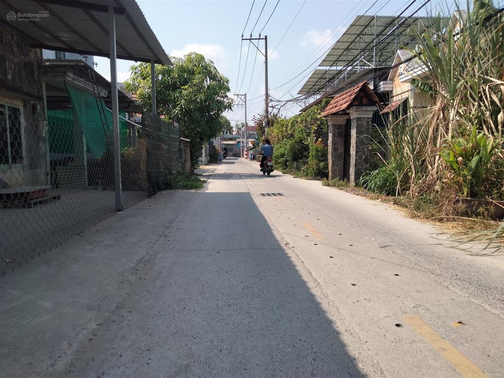 Bán đất thổ cư xây dựng ngay  khu dân kín  mặt tiền đường 6m