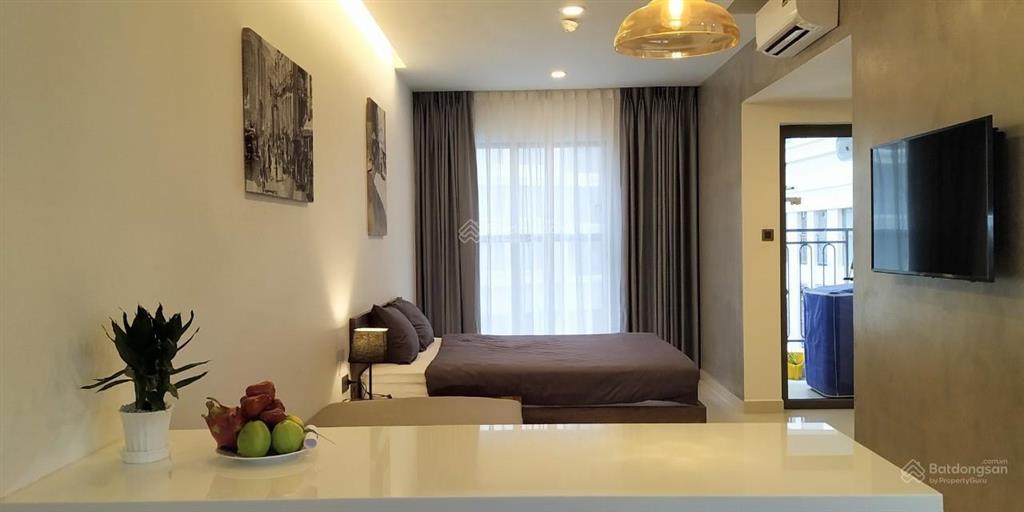 Bán căn studio view landmarrk 81 chung cư saigon royal quận 4 giá tốt.  0909 024 ***