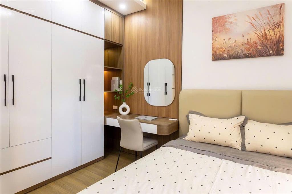 Bán gấp căn chung cư phố nguyễn xiển, hạ đình, căn góc, sổ đỏ có sẵn, dt 210m2, 7 phòng, 4 wc