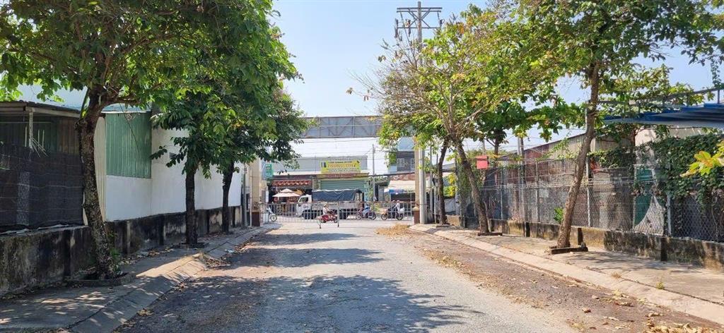 Bình chánh  đinh đức thiện  phân lô tách thửa  1400m2 thổ cư c chủ