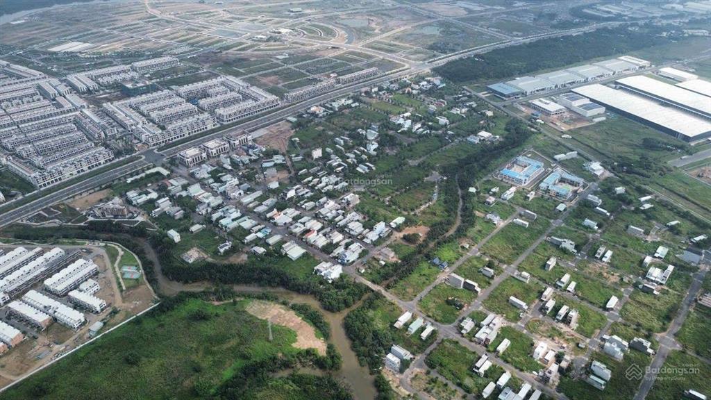 Đất biệt thự ven sông long hậu đối diện t&t millenia 200m2 shr