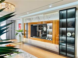 Chính chủ bán căn góc 3 ngủ tầng đẹp tại số 8 nguyên hồng, full nội thất, sổ đỏ, giá 10 tỷ