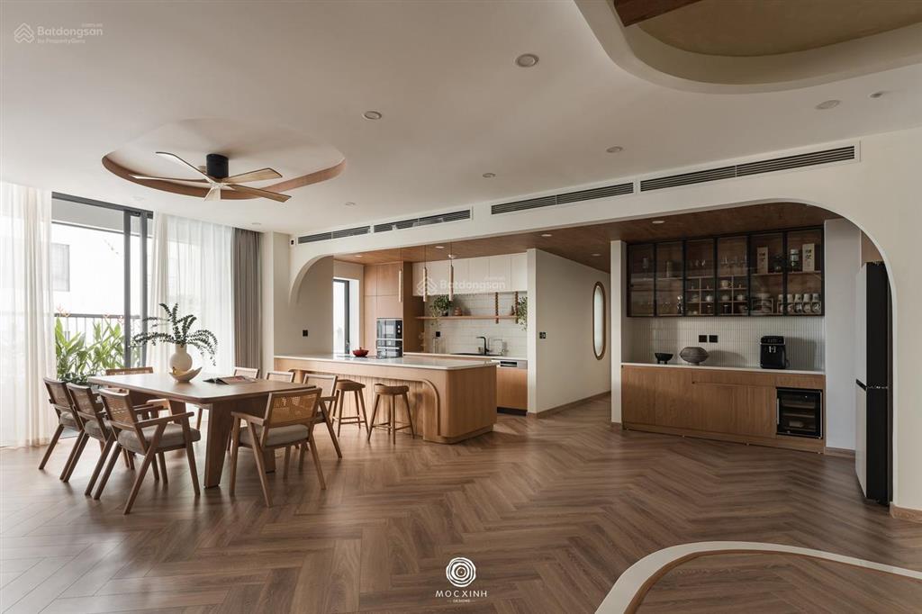 Bán nhanh căn 6 ngủ 4 vệ sinh 252m2, ban công đông nam view phạm hùng, tầng trung đẹp, sổ đỏ