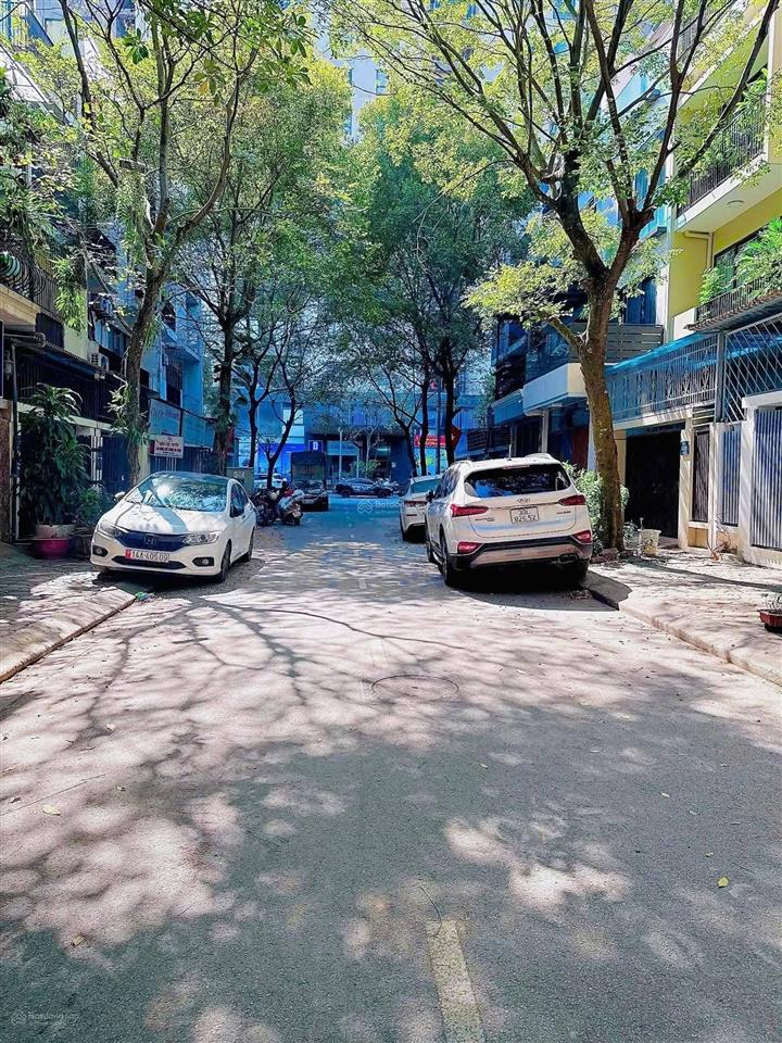 17.5tỷ cho căn biệt thự liền kề trung ương đảng 61m2 phân lô,vỉa hè,nội khu 3 ô tô tránh