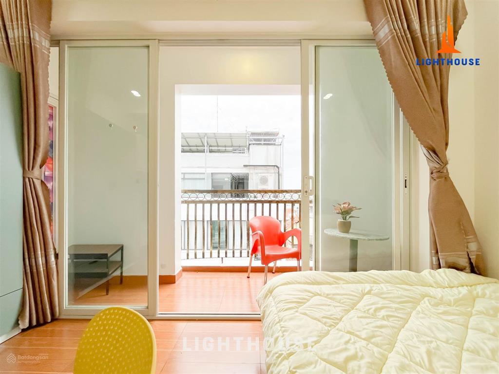 Căn hộ balcony riêng ngay cộng hòa, k300, hoàng hoa thám tân bình
