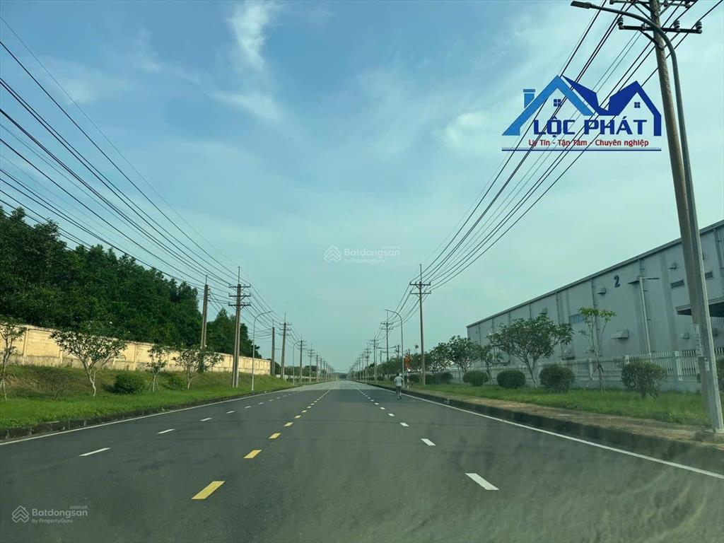 Bán xưởng 30.000m² kcn nhơn trạch đồng nai. giá 7 triệu usd khoảng 182 tỷ.