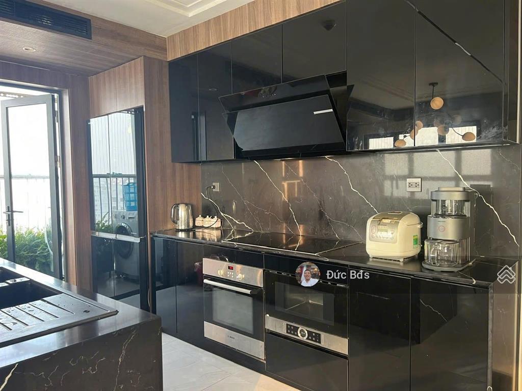 Bán căn hộ 04pn chung cư mipec rubik 360 xuân thủy  cầu giấy. dt 125m2 / full. sẵn sổ .giá 16.5 tỷ