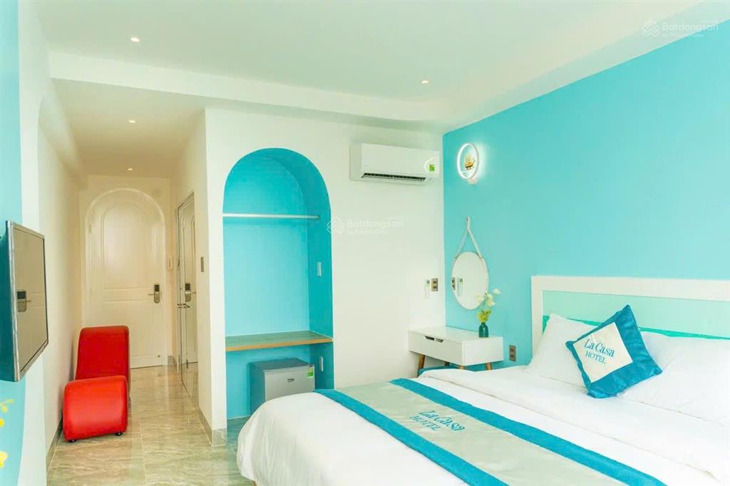 Chủ cần tiền bán khách sạn đẹp 7 tầng đang kd tốtcăn góc 2 mặt tiền phan huy íchvũng tàugiá 25tỷ